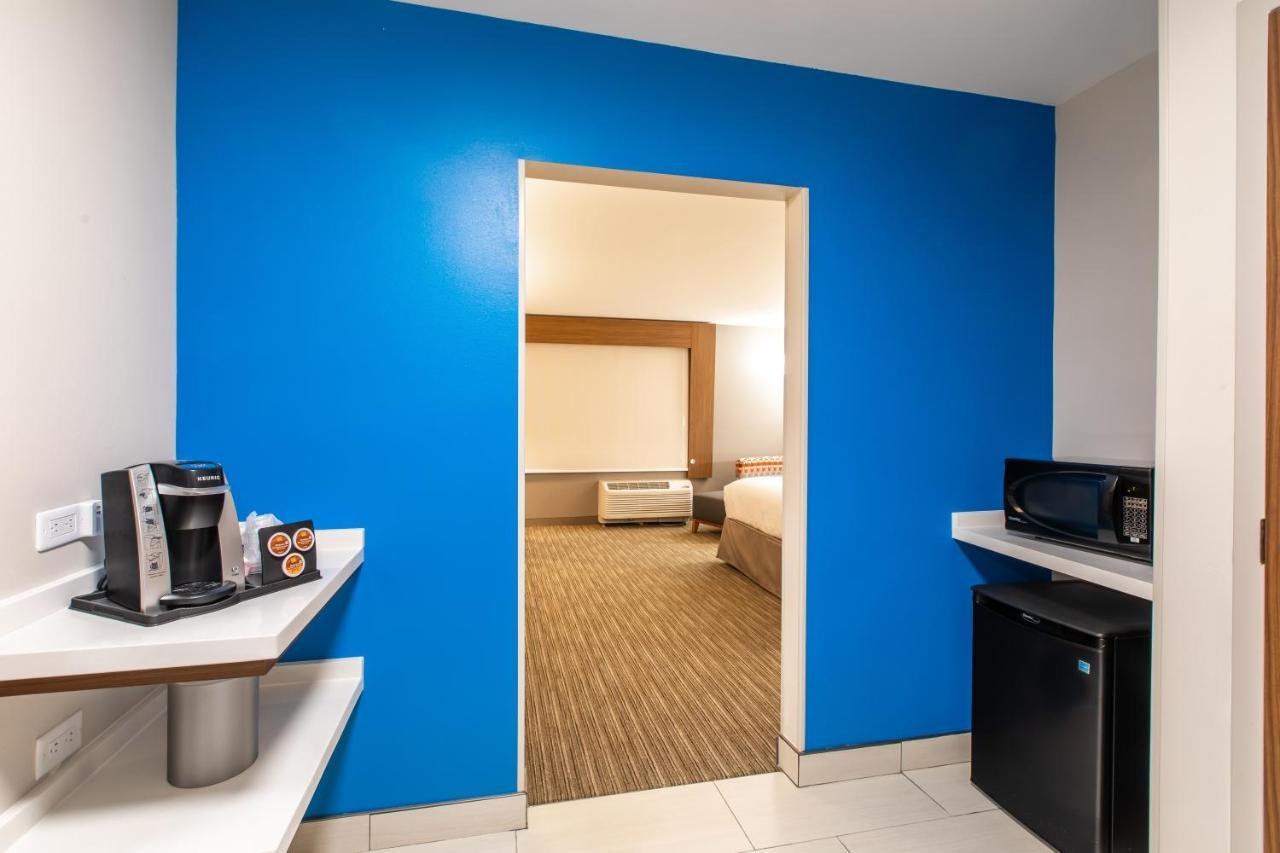 Holiday Inn Express & Suites Greenville S - Piedmont By Ihg Экстерьер фото